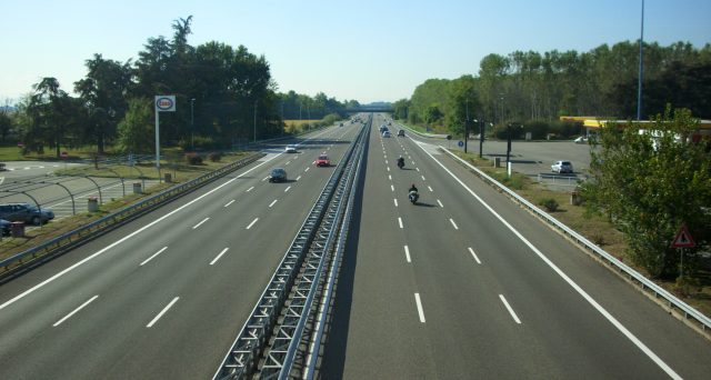 Luigi Di Maio ha chiesto che l'avvio della pratica finalizzata a togliere ad Autostrade per l'Italia la concessione della rete autostradale attualmente detenuta avvenga prima del 14 agosto.