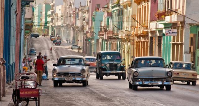 Cuba contrasta il contante contro la crisi