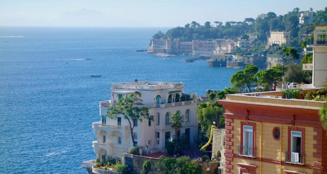 Affittare casa a Napoli conviene più che a Roma