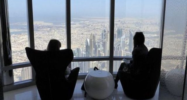 Lavoro a Dubai: si cercano agenti immobiliari per case di lusso anche senza esperienza per uno stipendio da 233 mila euro l’anno.