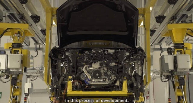 Lamborghini Urus: nuovo video apparso in rete e pubblicato dalla stessa casa del toro spiega il processo produttivo alla base del nuovo Suv.