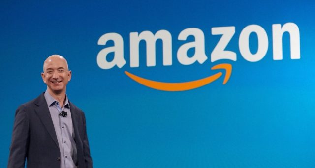 Jeff Bezos numero uno di Amazon ha messo gli occhi sull'industria automobilistica ammettendo di guardare ad essa con estremo interesse