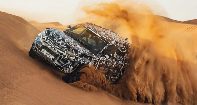 Land Rover Defender: la nuova generazione sarà dotata di una sospensione pneumatica come opzione