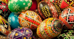 Ecco le info, le origini e il perché le uova sono il simbolo della Pasqua.
