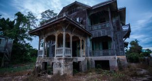 Case infestate, le 10 location più spaventose e piene di fantasmi