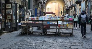 Black Friday pezzotto, a Napoli stanno falsificando un po’ di tutto