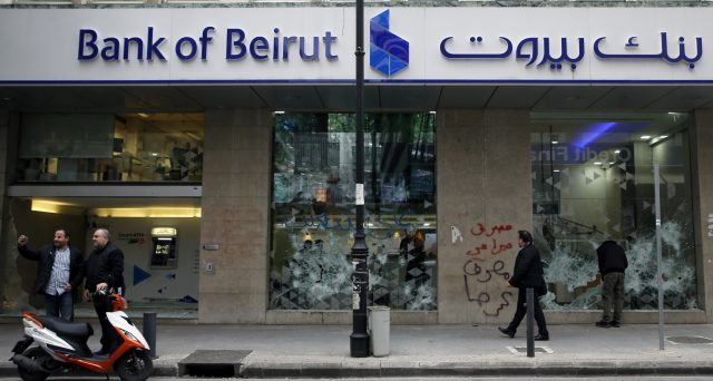 Il Libano è formalmente in default da questo mese di marzo e secondo Morgan Stanley ci resterà per un paio di anni. La crisi economica si è aggravata con il Coronavirus, eppure i titoli di stato appaiono iper-venduti. 