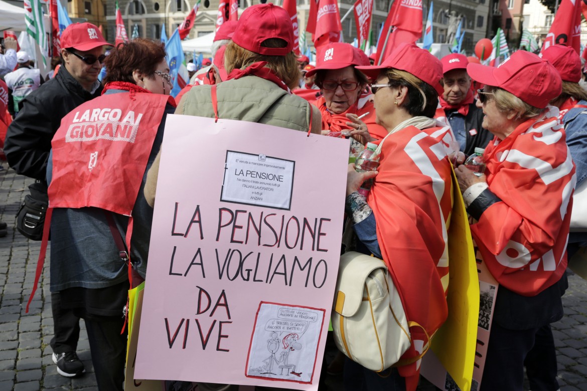 Pensioni a 67 anni con l'assegno minimo