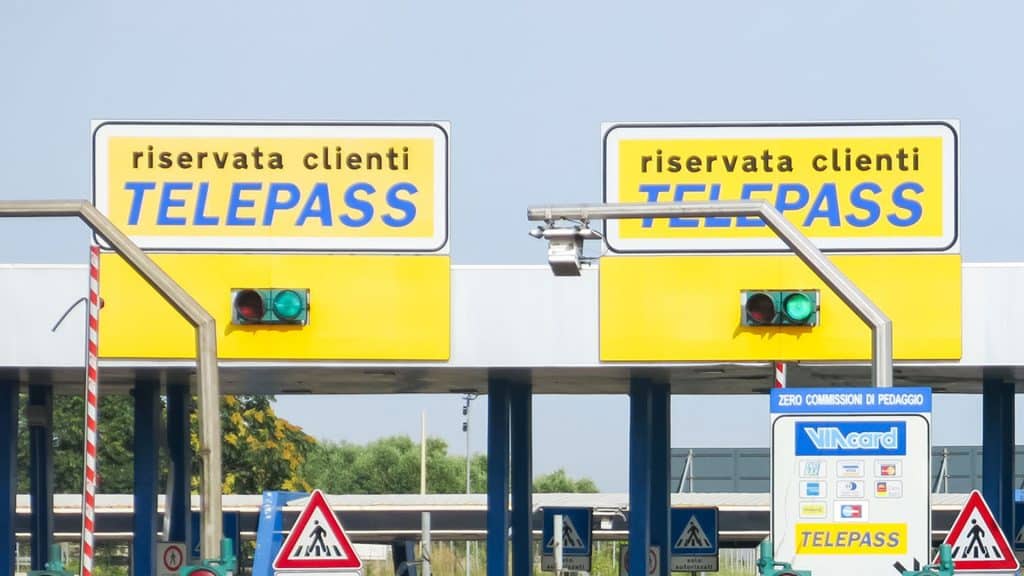 Tutte le cose che puoi fare con il nuovo Telepass: anche pagare il bollo auto! E addio telecomandi e bollettini!