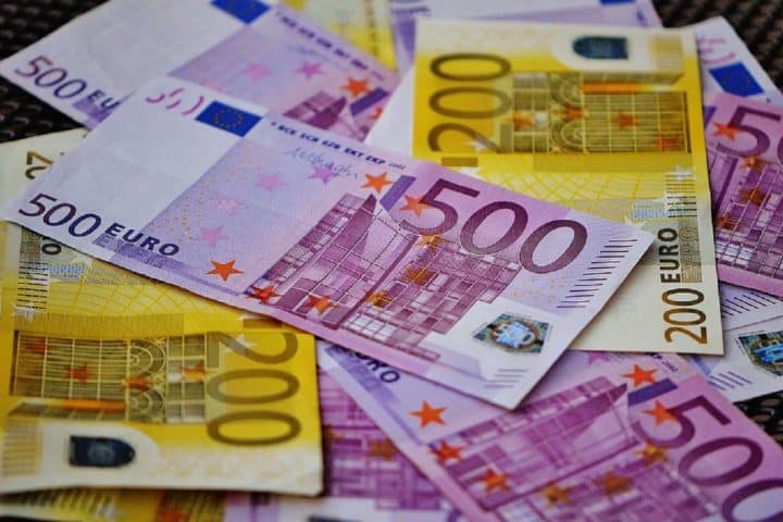 Pensioni di gennaio 2025, slittano i pagamenti e gli aumenti sono di pochi euro