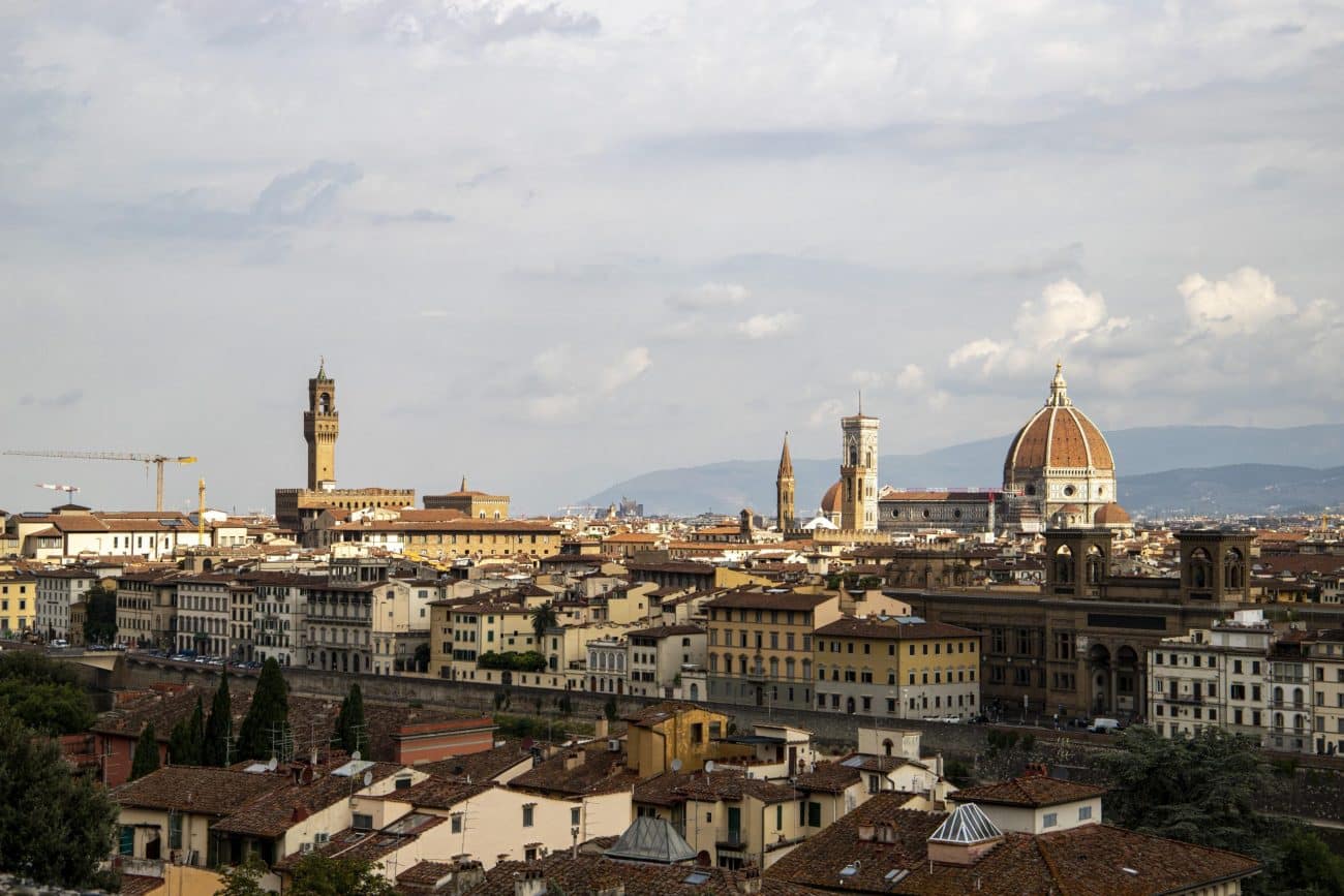 Affitti brevi, Firenze chiude ai turisti