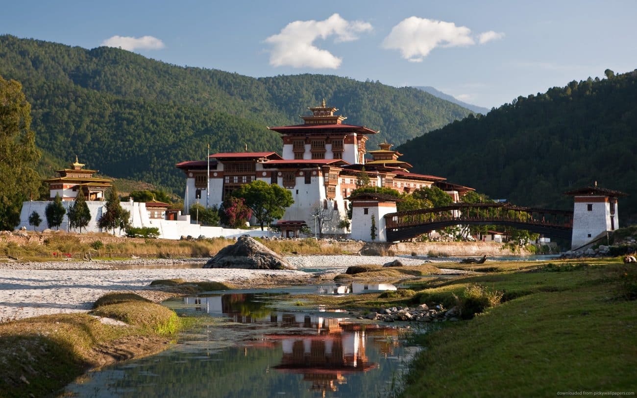 Triplicata tassa sul turismo in Bhutan