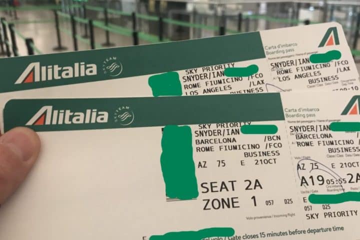 Biglietti Alitalia, nodo riprotezione