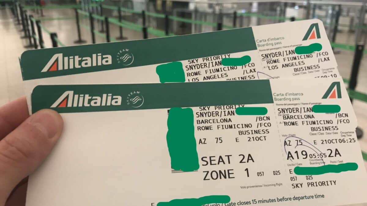 Biglietti Alitalia, nodo riprotezione