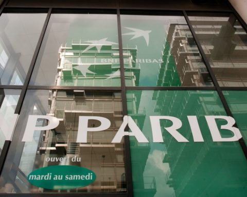 Bond di Bnp Paribas callable con cedola step up mista