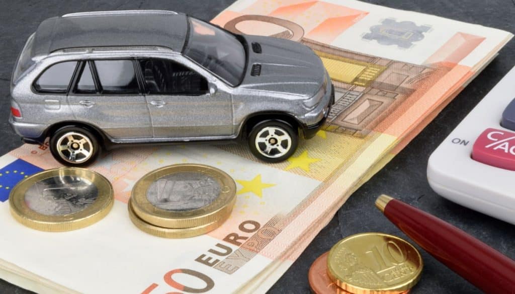 Bollo auto agosto 2023, il pagamento può slittare a ottobre