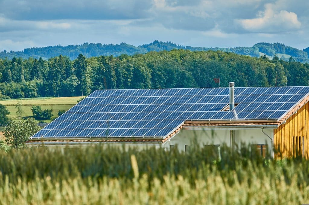 Bonus impianti fotovoltaici sul tetto, al via le domande Agrisolare