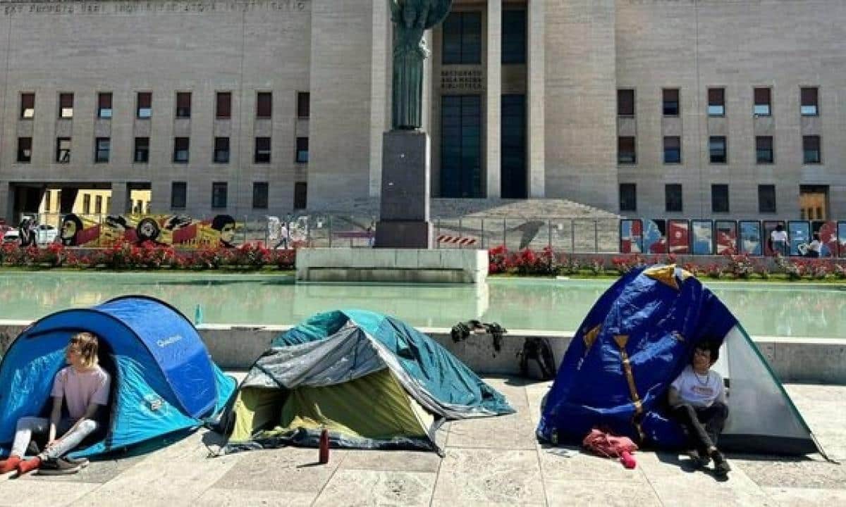 Caro affitti, proteste in grandi città italiane