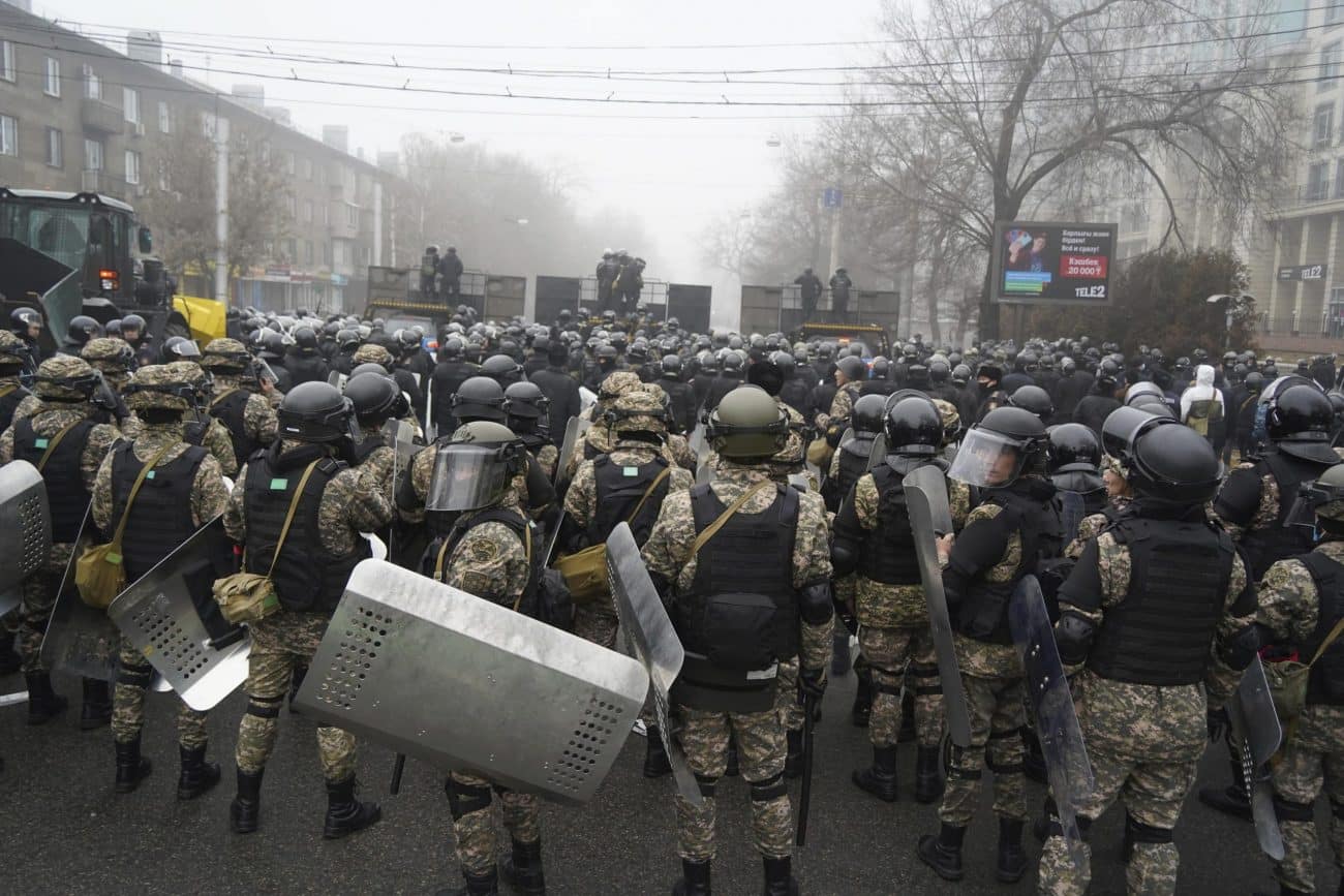 Proteste per il caro benzina in Kazakistan