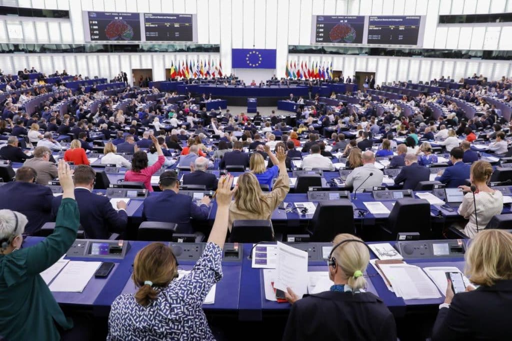 Europarlamento striglia BCE su inflazione e tassi