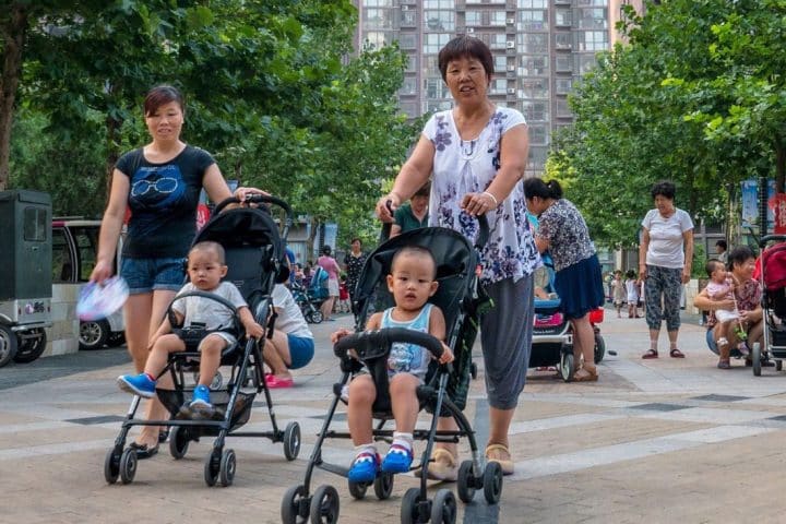 Il calo delle nascite preoccupa la Cina