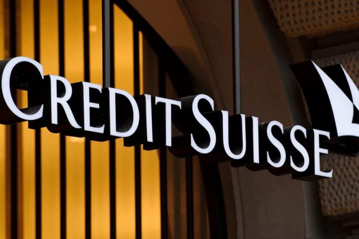 Bond in euro di Credit Suisse ancora più giù