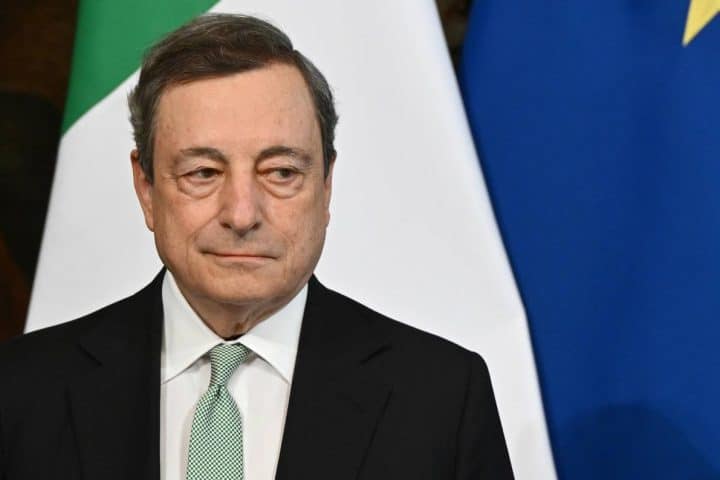 Draghi in fuga dal governo