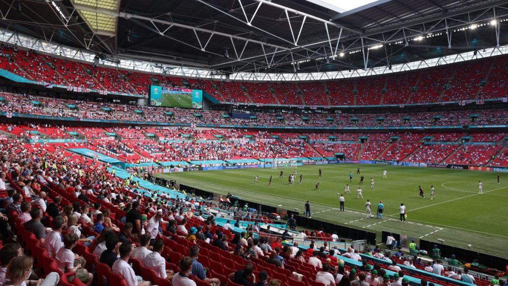 UEFA non cede sulle partite a Wembley