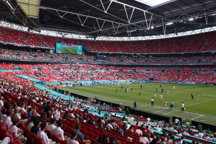 UEFA non cede sulle partite a Wembley