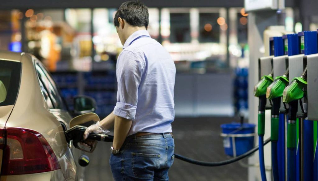 Ci costerà di più fare benzina