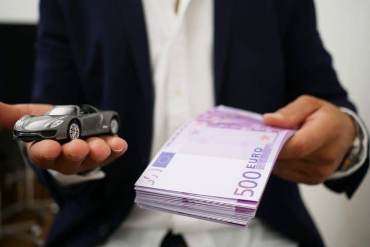 Acquisto auto con partita IVA, non solo leasing: ecco tutte le formule