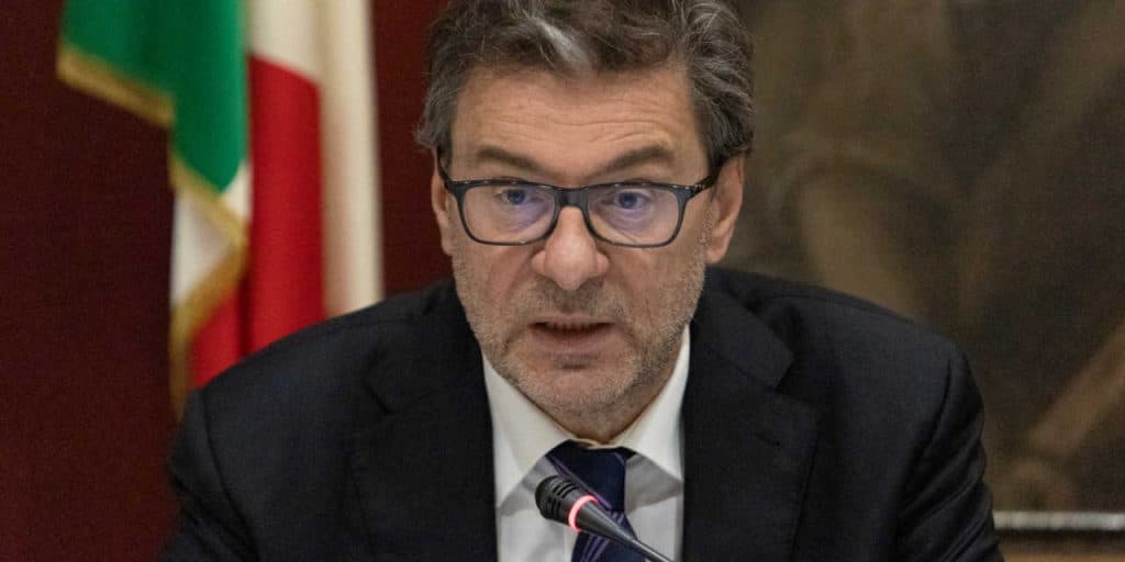 Giorgetti e la manovra dei "sacrifici"