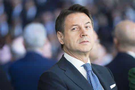 Giuseppe Conte celebra il suo modello di governo sull'economia