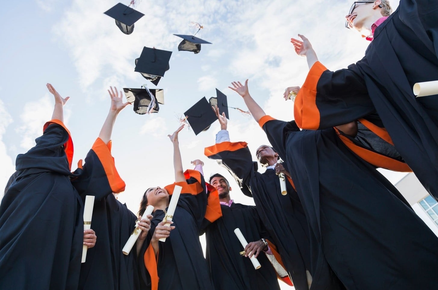 Studiare per specializzarsi è già lavoro: sì al riscatto gratuito della laurea