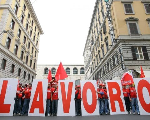 Ecco come cambiano le buste paga nel 2025 e perché cambiano per via del trattamento integrativo INPS e del taglio del cuneo.