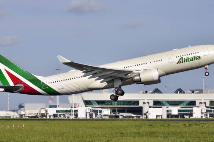 Ryainair interessata al marchio Alitalia