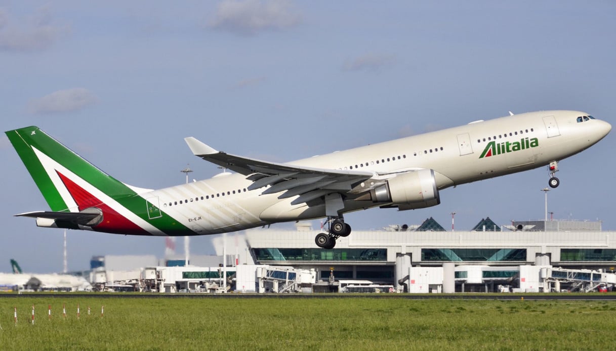 Ryainair interessata al marchio Alitalia