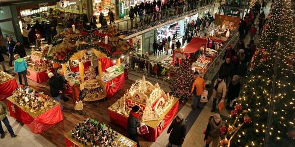 Decreto Natale e deroghe, pernottamento dai parenti e numero commensali