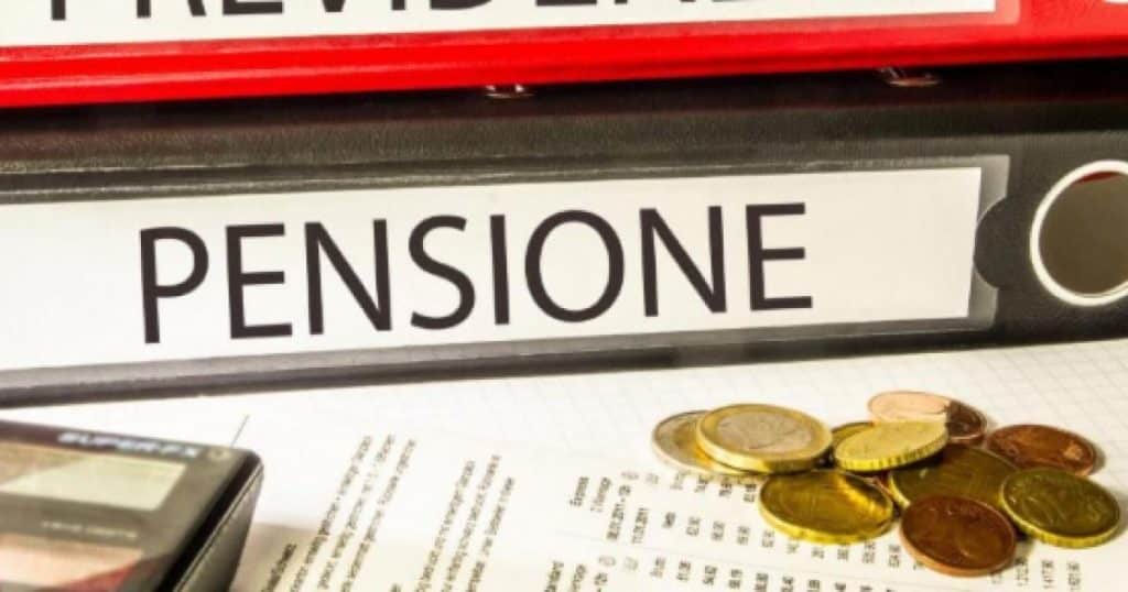 Pensioni e Naspi, a 64 anni meglio andare subito in pensione o in disoccupazione?