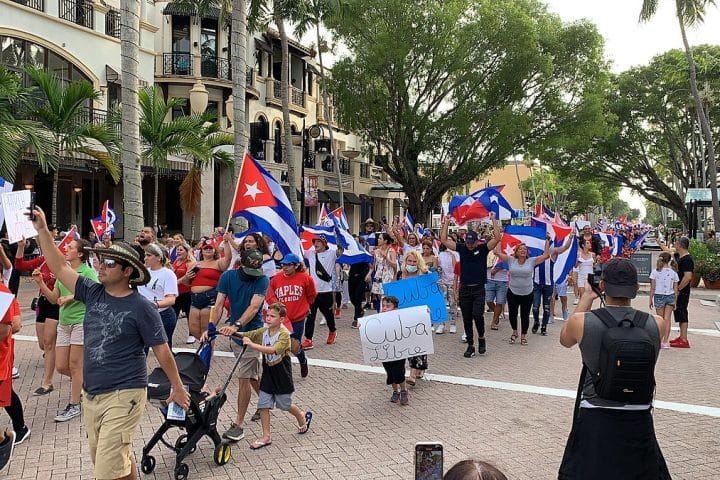 Proteste a Cuba contro il regime