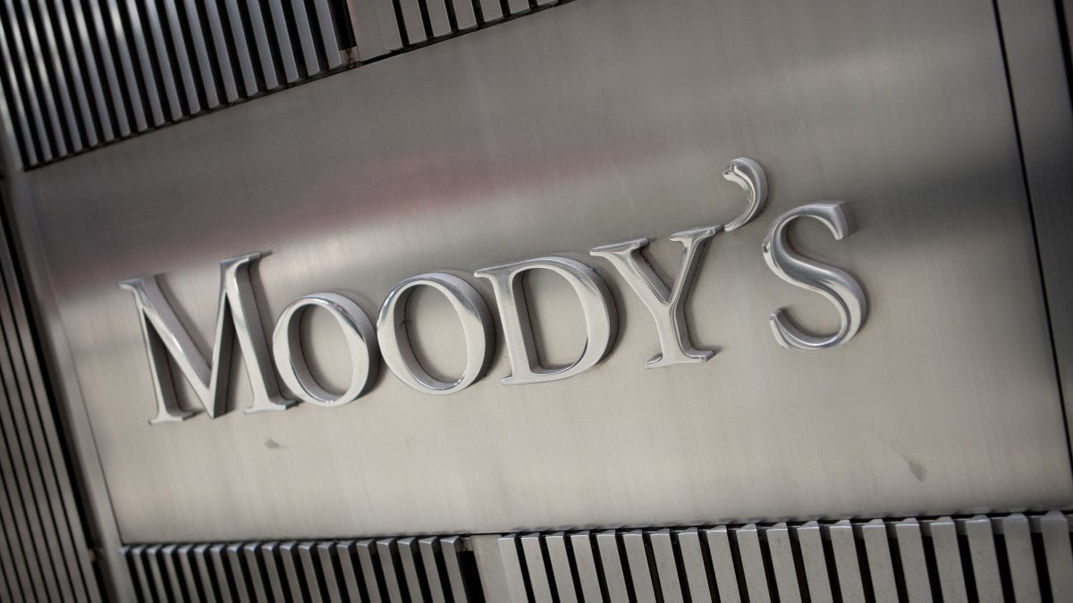 Moody's taglia l'outlook francese, Dbrs migliora quello italiano