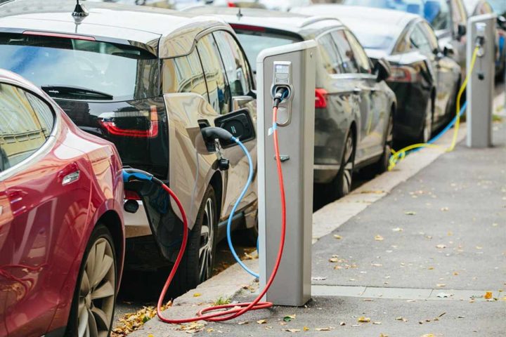 Come avviene e quanto costa la ricarica delle auto elettriche