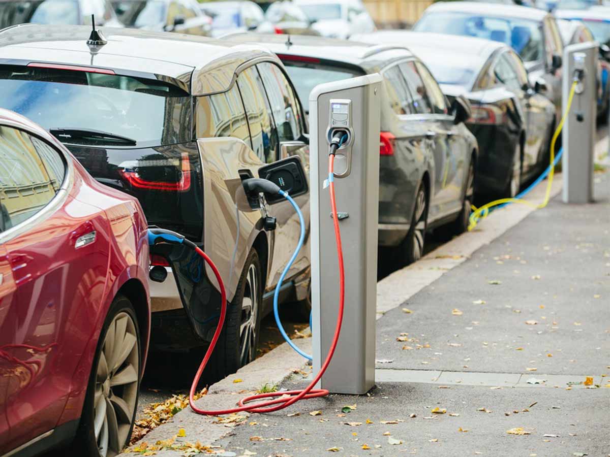 Come avviene e quanto costa la ricarica delle auto elettriche