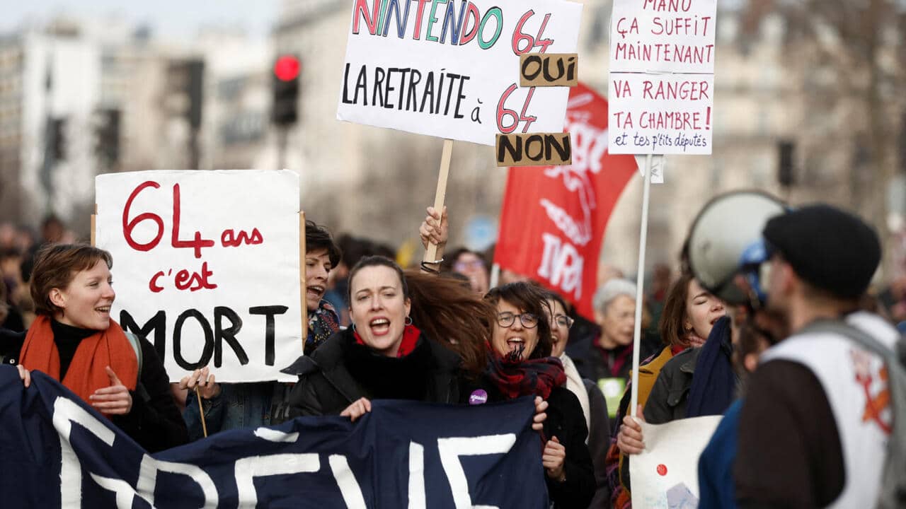 Scontro sulla riforma delle pensioni in Francia