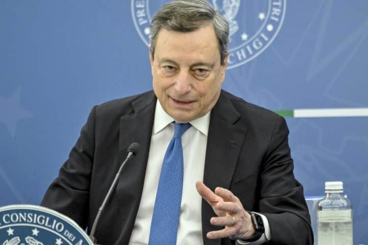 Draghi contrario a scostamento di bilancio