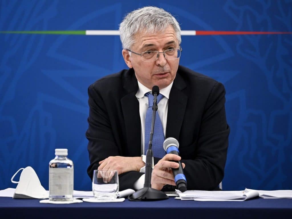 Scontro su aumento tassi BCE, Franco candidato a successione di Panetta