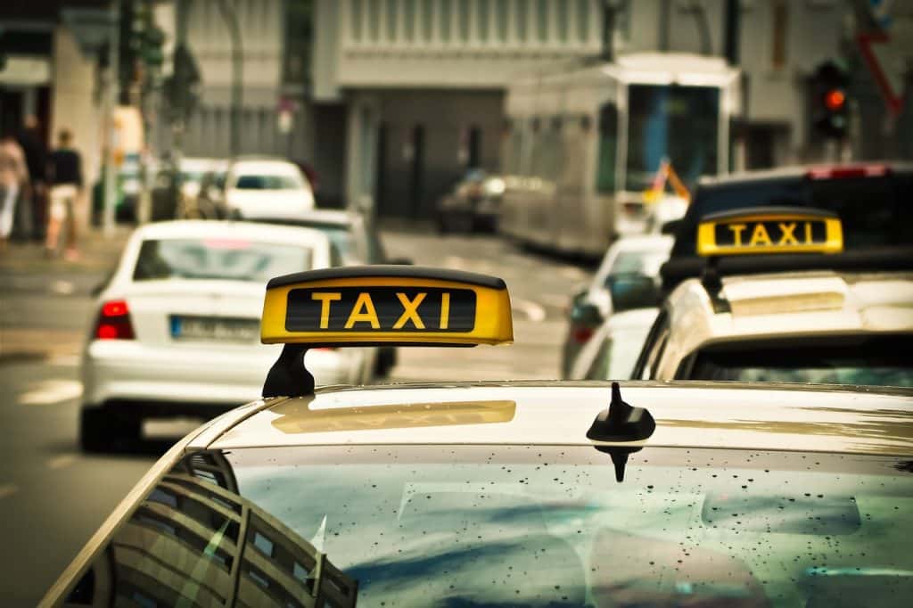 Sospensione bollo auto per taxi, ecco dove e per chi: aggiornamenti e novità