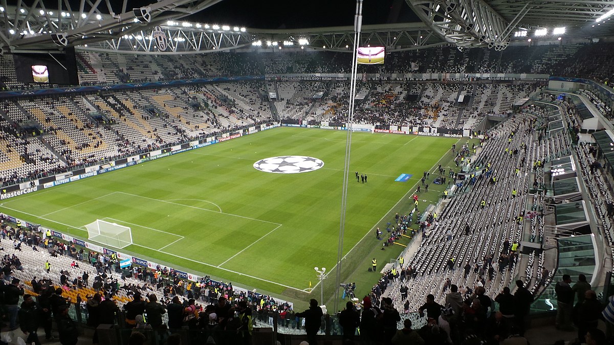 Tifosi allo stadio con limitazioni