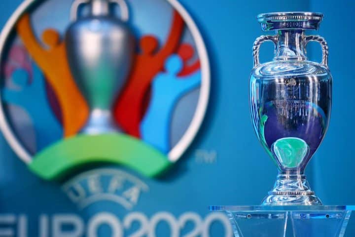 UEFA ipotizza di concentrare le partite degli europei di calcio in un unico paese