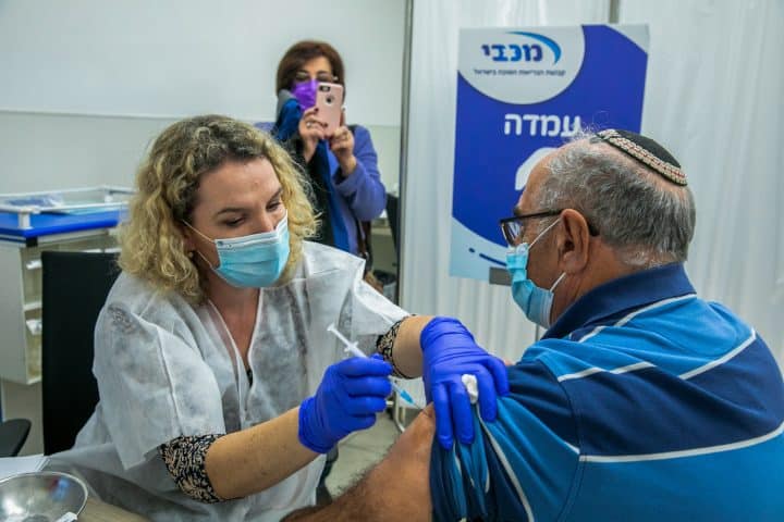 Le ragioni del successo di Israele sui vaccini